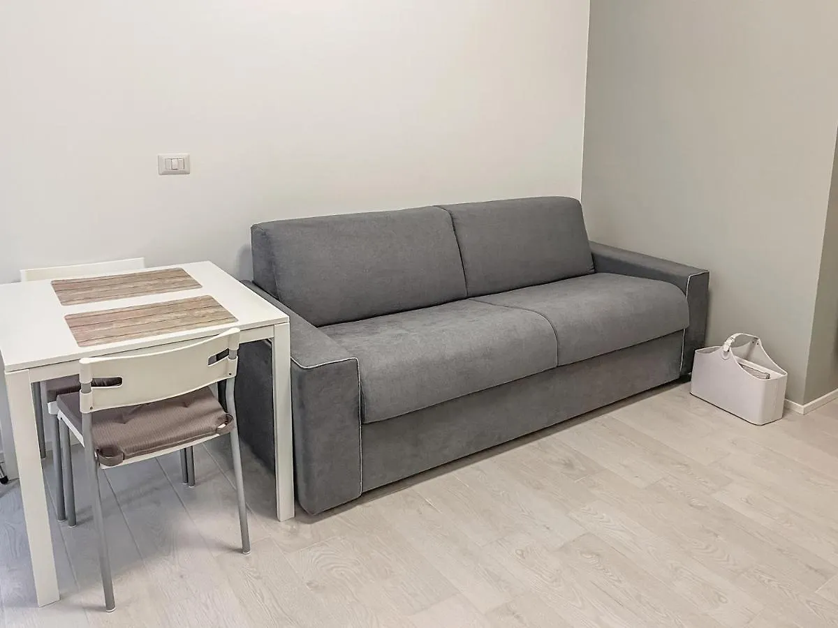 Bnb Capital Milano Moscova - White 0*, Milan Italy